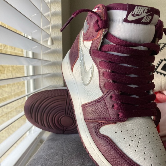 aj1 burgundy crush